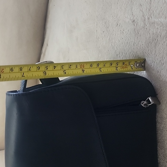 Preston & York Black Leather Crossbody Bag.Very Good Condition. - Picture 14 of 14